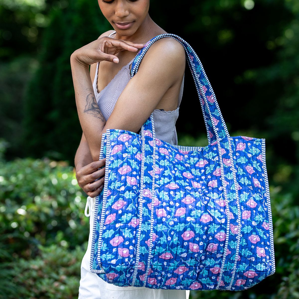 Quilted Trendy Tote Bag w/Travel Pouch Rich Primrose