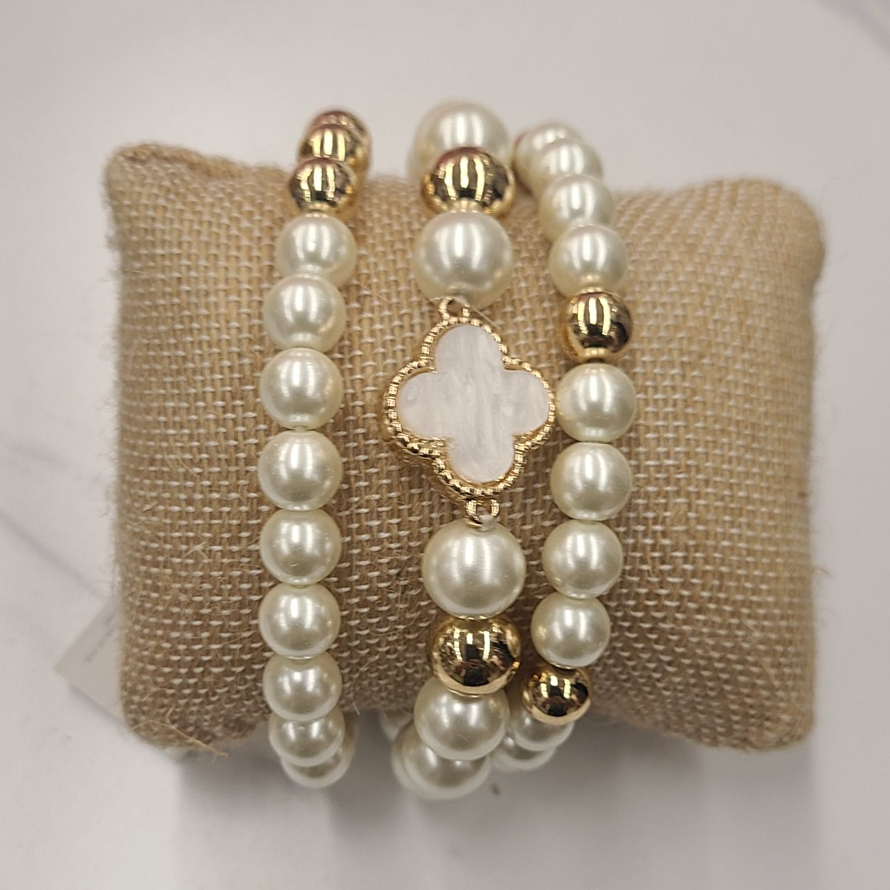 House of Trendz Boutique jewelry Set of 3 Mother of Pearl Clover & Faux Pearl stretch Bracelets