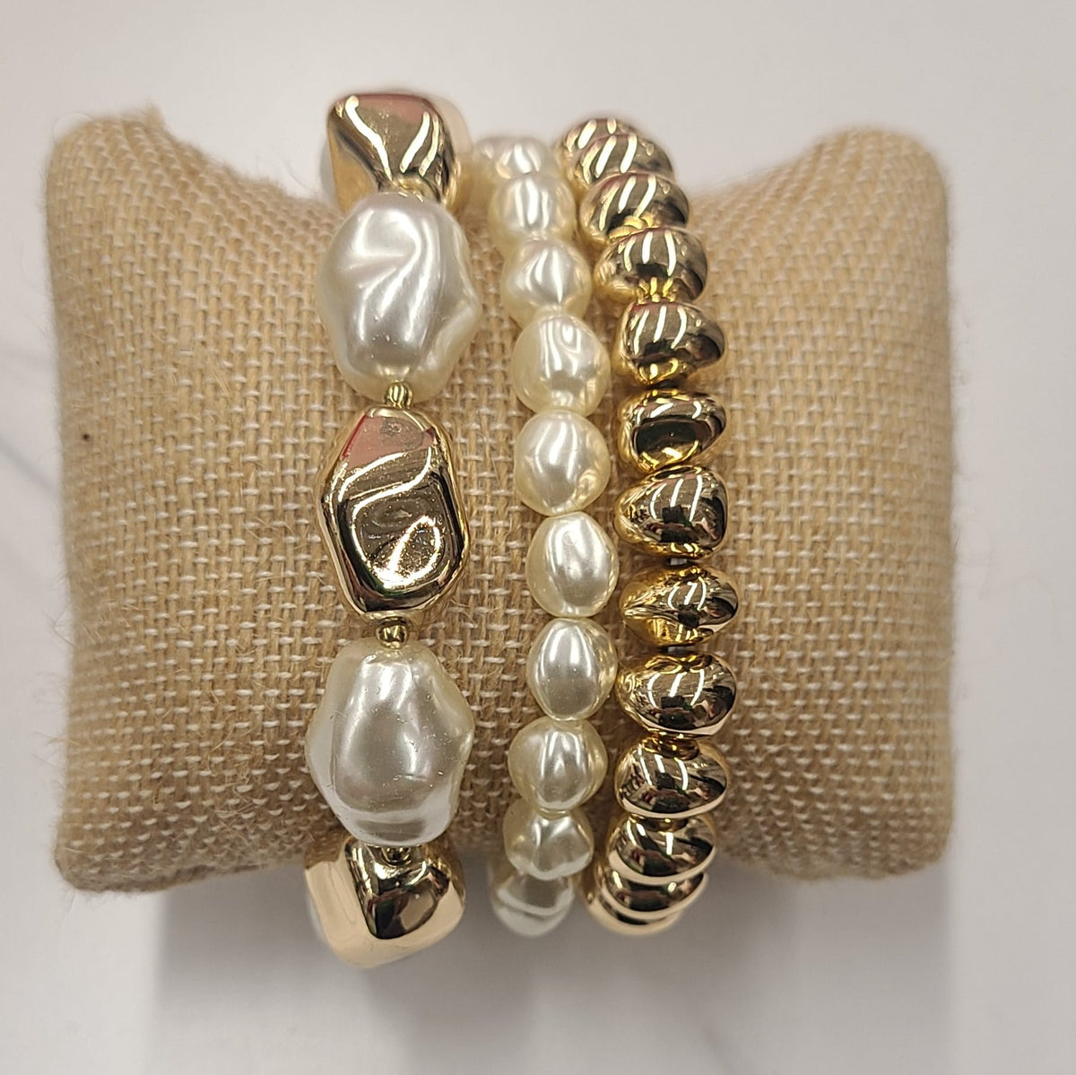 House of Trendz jewelry Set of 3 Fashion Pearl Gold Stretch Bracelets